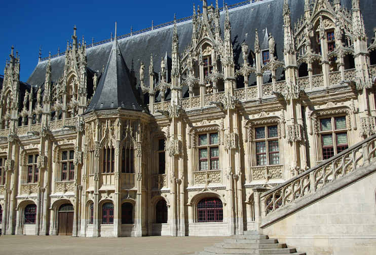 Le palais de justice de Rouen, ancien siège du Parlement de Normandie. (© Stéphane William Gondoin).