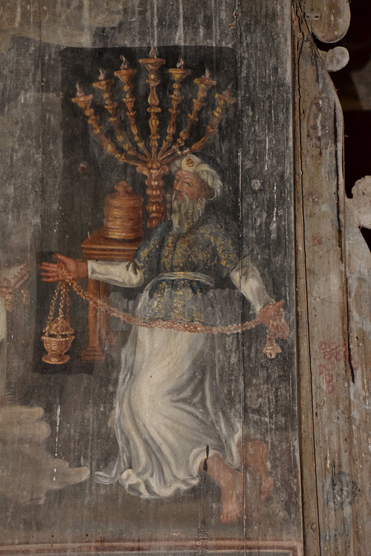 Détail de Zaccharie au Temple, l'une des peintures sur bois de l'église de Saint-Ouen-de-Mancelles. (© Chantal et Jean-Noël de Crombrugghe).