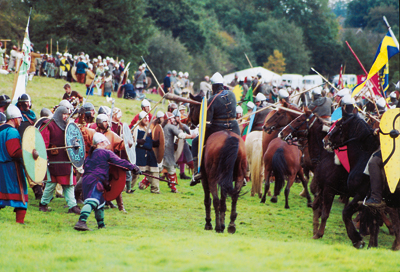 Armé de sa massue, Odon de Bayeux à la bataille de Hastings ; reconstitution English Heritage, 14 octobre 2000. (© Thierry Georges Leprévost)