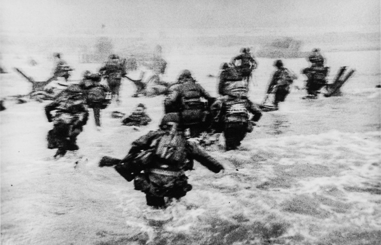 Robert Capa et le Prix Bayeux-Calvados des correspondants de guerre