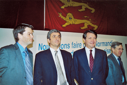 Au coude-à-coude pour la Nor­mandie : Rodolphe Thomas (Hé­rouville), Hervé Morin (Pont-Audemer), Philippe Augier (Deau­ville) et Pierre Albertini (Rouen). (© Patrimoine Normand)