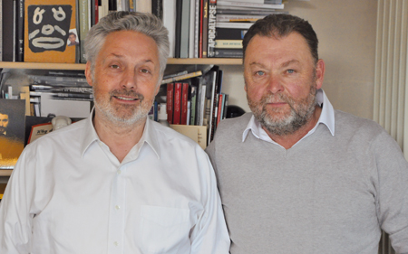 Stéphane Grimaldi, directeur général du Mémorial de Caen, en compagnie de Laurent Corbin, rédacteur en chef du magazine Patrimoine Normand. (Photo Rodolphe Corbin © Patrimoine Normand)