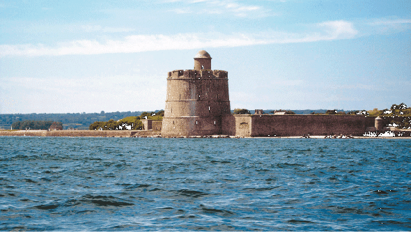 L'île de Tatihou et sa tour édifiée en 1694