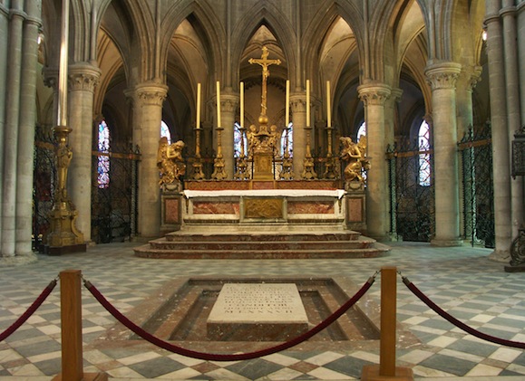 Abbaye-aux-Hommes de Caen. Tombeau de Guillaume le Conquérant. (© Stéphane William Gondoin)