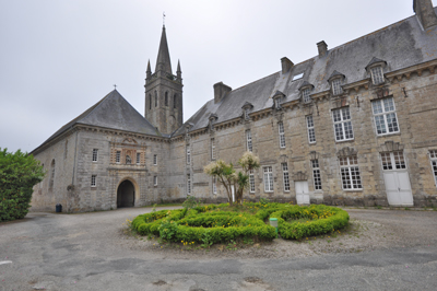 L’ancienne abbaye bénédictine du XVIIe siècle a été pendant sept ans le collège de Jules Barbey d’Aurevilly. (Photo Rodolphe Corbin © Patrimoine Normand)