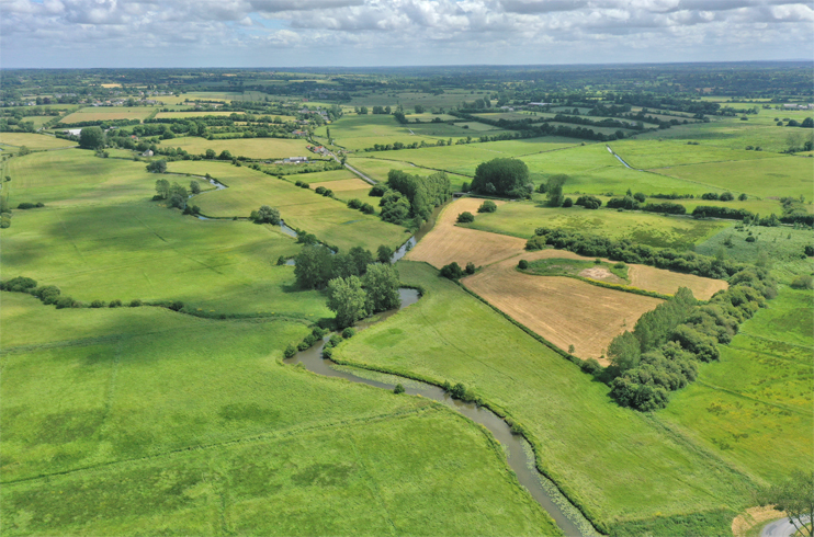 Dans le parc naturel régional des marais du Cotentin et du Bessin : la vallée de lAure. (Photo Rodolphe Corbin  Patrimoine Normand)