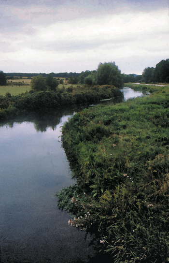  La Bresle aux eaux miroitantes. D’un côté la Normandie, de l’autre la Picardie. (Photo Alexandre Vernon © Patrimoine Normand.)