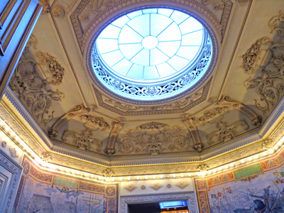 Verrière du salon octogonal, terminée en 1858. (© Jeannine Bavay)