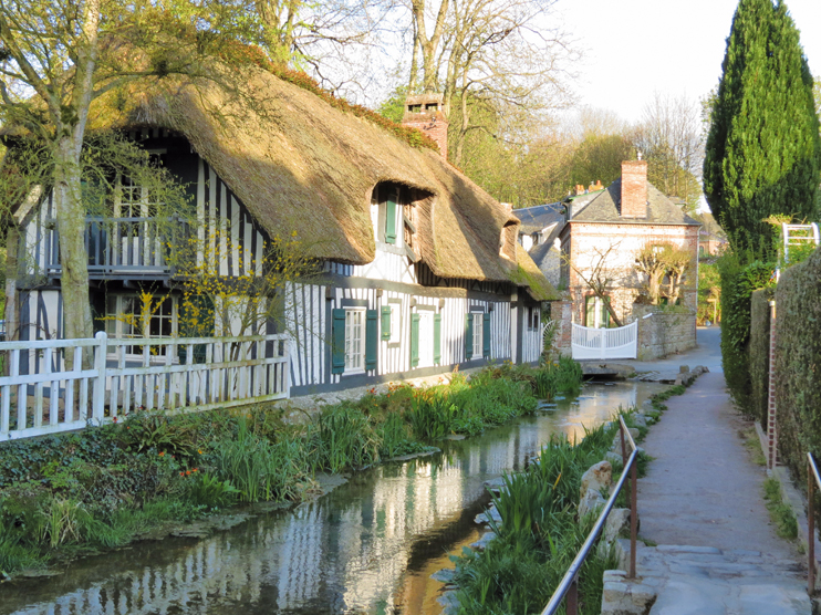 Veules-les-Roses - Entre patrimoine ancien et renouveau