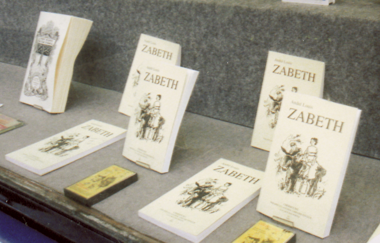 Zabeth à l'honneur en vitrine à Librairie Philippe Le Lanchon, à Cherbourg. (Photo Pierre Rique © Patrimoine Normand.)